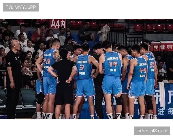 山东泰山进攻组织层次分明 前场外援组合配合默契